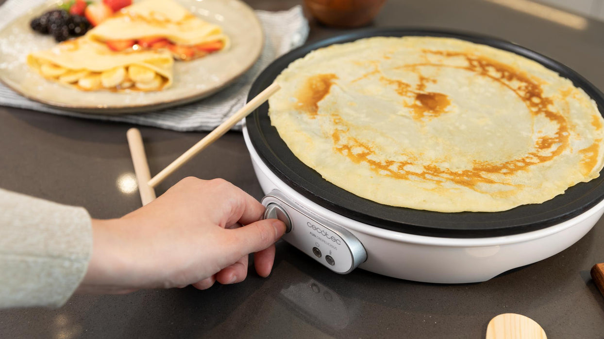 Aparat pentru clătite Cecotec Fun Crepelicious, 1000 W, diametru 30,5 cm, negru