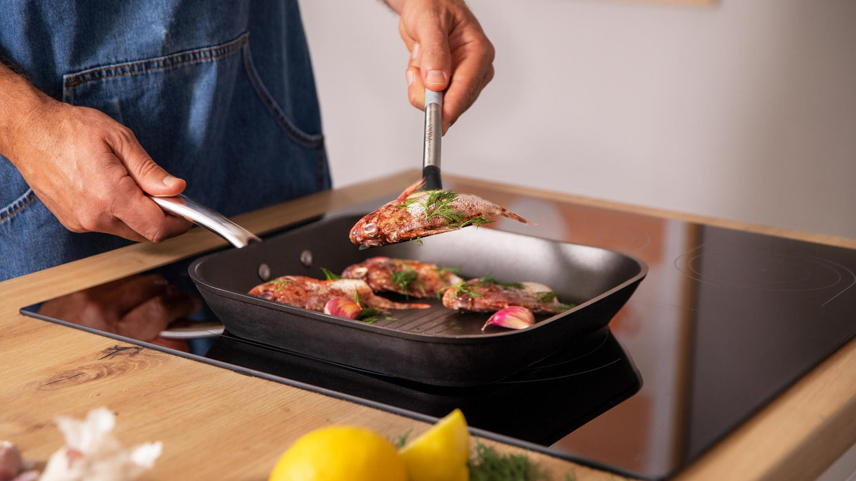 Tigaie grill Cecotec Polka Fantasy 28 Grill Silver, 28 cm, aluminiu forjat, compatibilă cu inducția