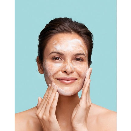 Serum facial Biodermal Pure Balance Skin Boosting Serum cu Niacinamidă și Acid Hialuronic