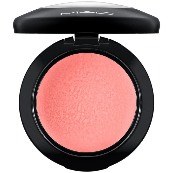Fard de obraz compact MAC Mineralize, nuanța Hey Coral Hey, 4 g