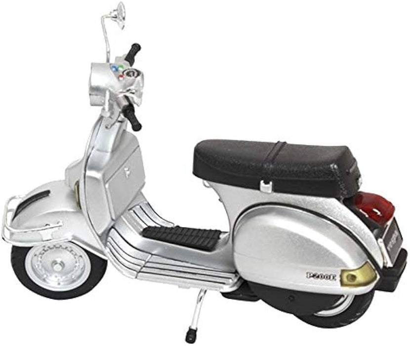 Machetă scuter Maisto Fresh Metal Scooters, model argintiu