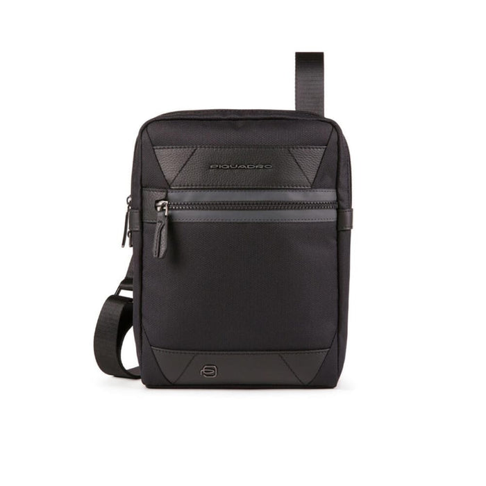 Geantă crossbody Piquadro Trakai, neagră, cu buzunar frontal cu fermoar