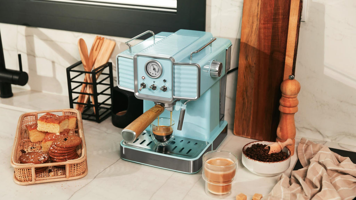 Espressor Cecotec Power Espresso 20 Tradizionale Light Blue, 1350 W, 20 bar, rezervor 1,5 l, albastru deschis