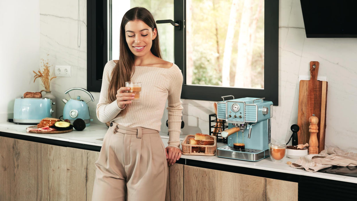 Espressor Cecotec Power Espresso 20 Tradizionale Light Blue, 1350 W, 20 bar, rezervor 1,5 l, albastru deschis