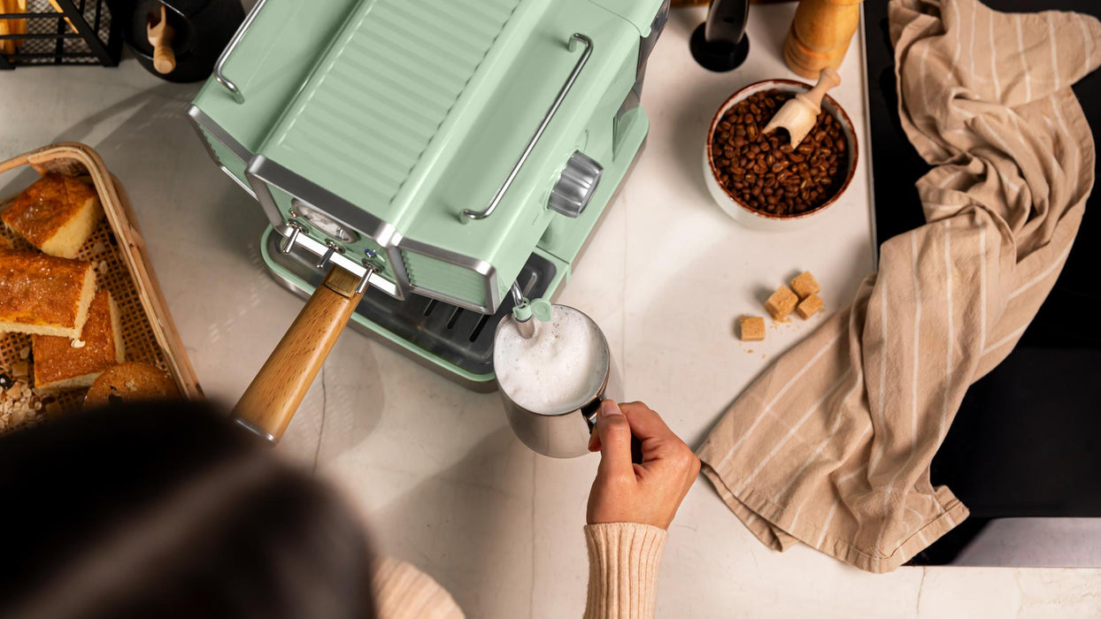 Espressor Cecotec Power Espresso 20 Tradizionale Light Green, 1350 W, 20 bari, rezervor 1,5 l, verde