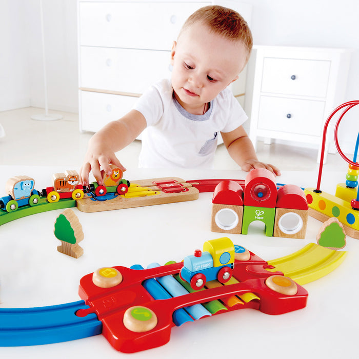 Jucărie tren Hape, curcubeu, lemn, 30 piese