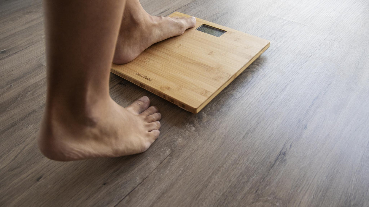Cântar de baie digital Cecotec Surface Precision 9300 Healthy, 180 kg, precizie 100 g, 30 × 30 cm, bambus