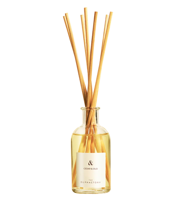Difuzor de aromă cu bețișoare The Olphactory Cedar & Oud, 100 ml