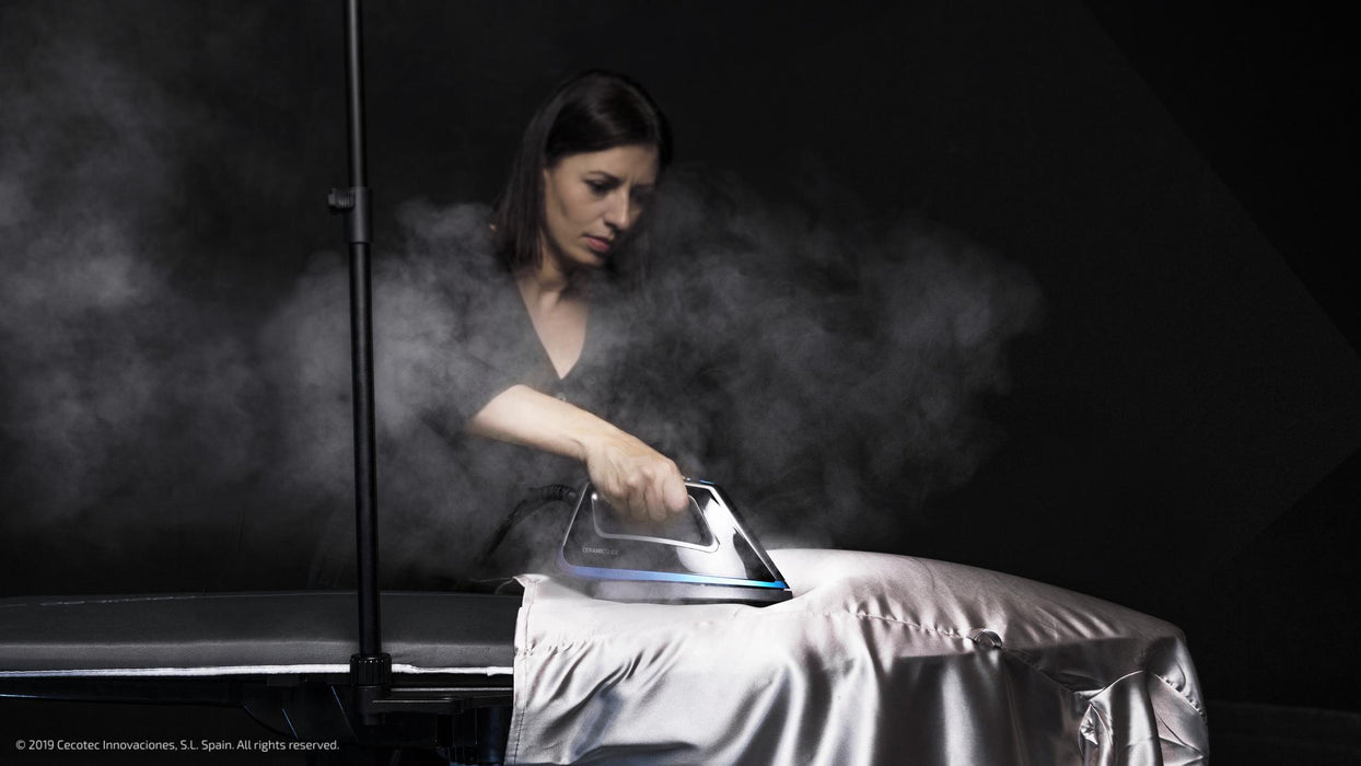Stație de călcat profesională Cecotec Total Iron 7000 SteamPro, rezervor 2,8 l, presiune 5 bar, abur 220 g/min