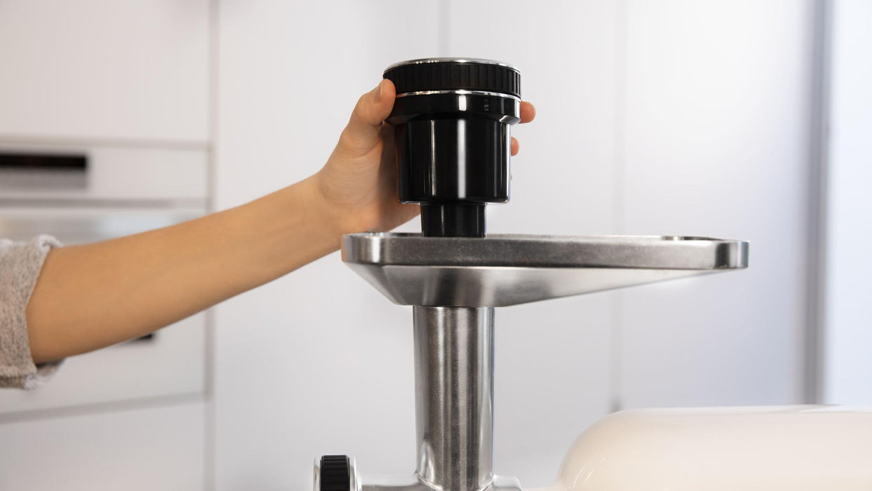 Accesoriu de tocat pentru mixer planetar Cecotec Twist&Fusion Meat, 3 discuri, 2 tuburi pentru cârnați, negru